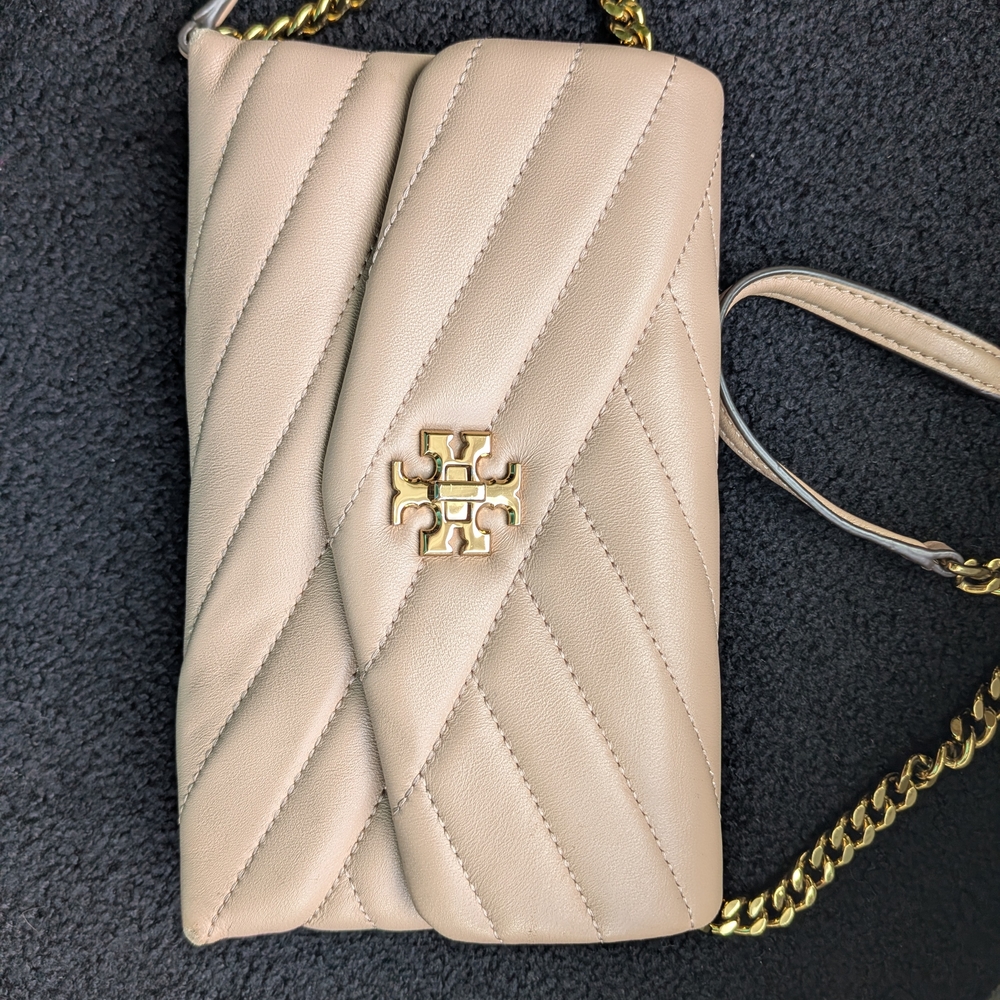 Tory Burch Logo Quilted Leather Crossbody - Light Beige with Gold Hardware - Picture 3 of 10